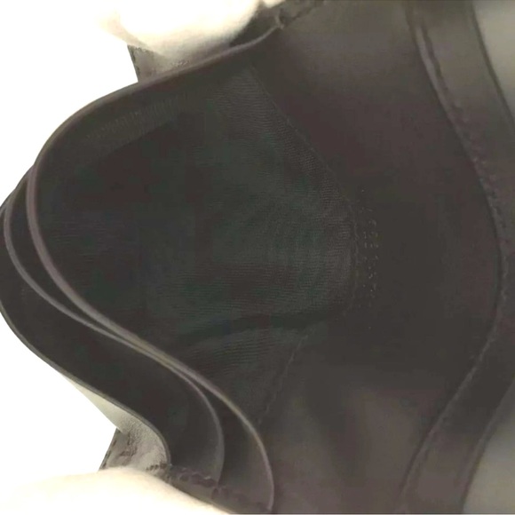 Authentic NWOT- GUCCI Ssima GG Logo Leather
Card Case - all inclusion - Picture 2 of 6